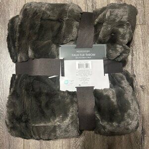 Berkshire Faux Fur Throw Blanket Brown 60x70in Brand New NWT